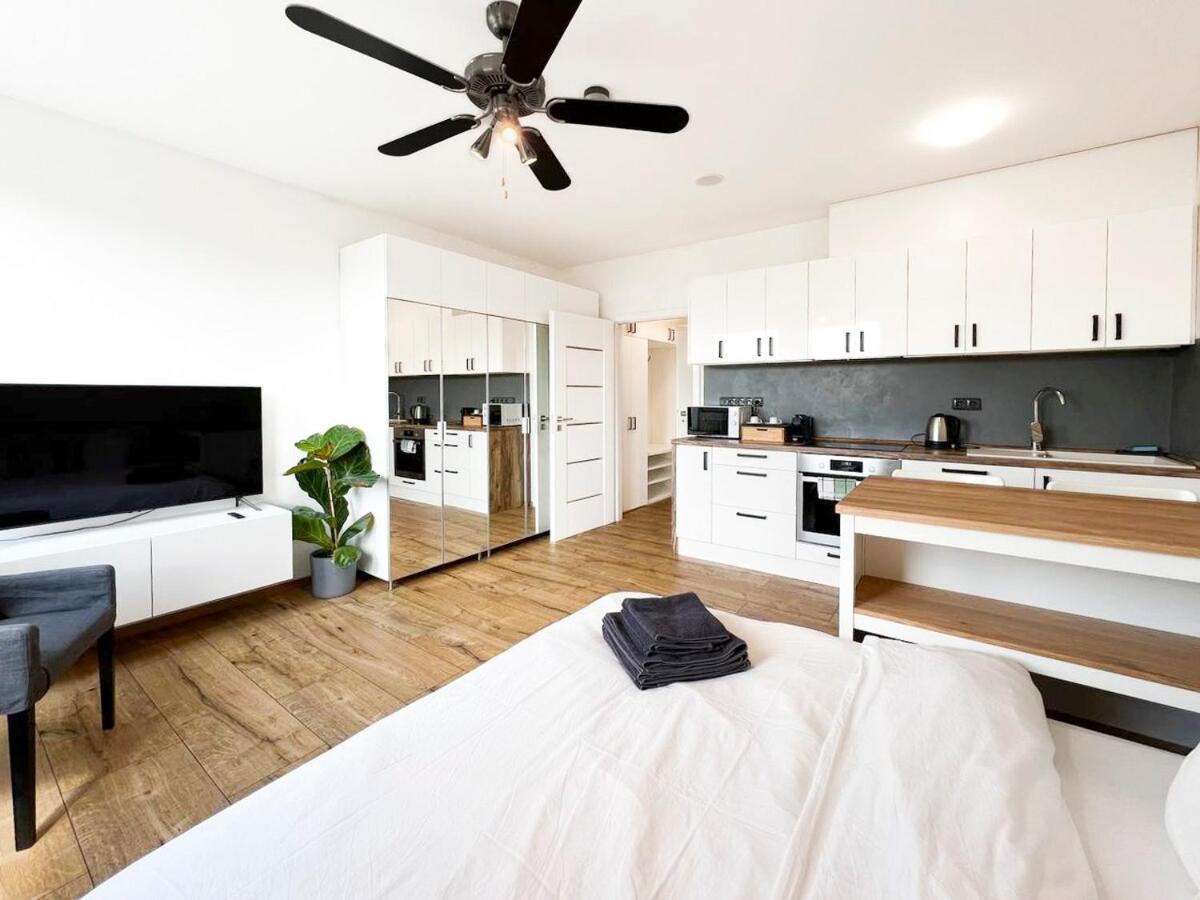 5201 Free Parking Apartment *