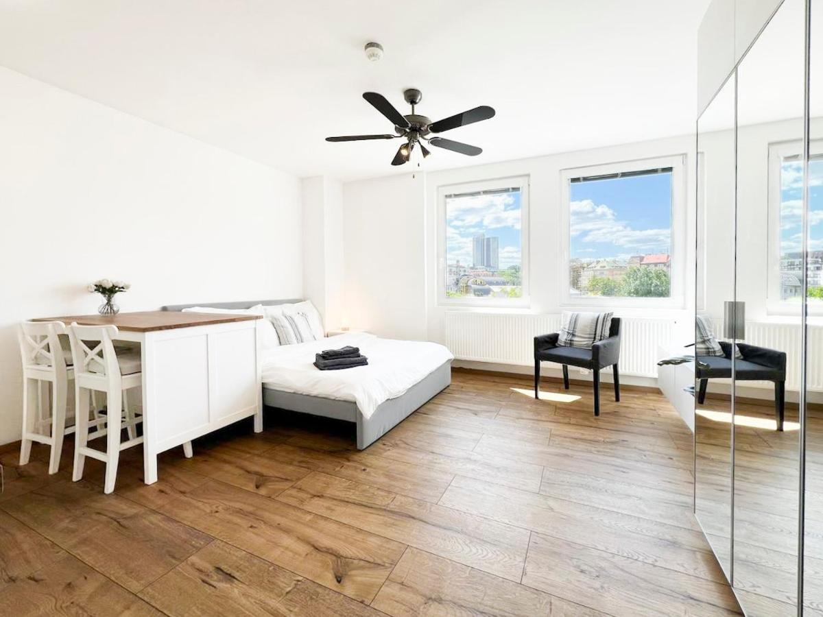 5201 Free Parking Apartment
